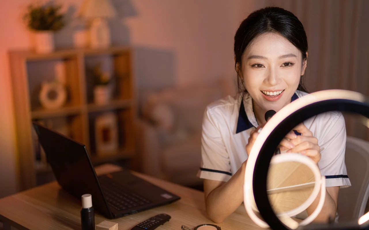 电商主播口播帧：叠加前后对比卡